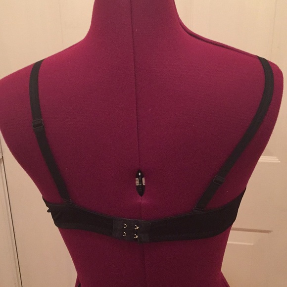 Sexy red spike bra - Picture 3 of 5